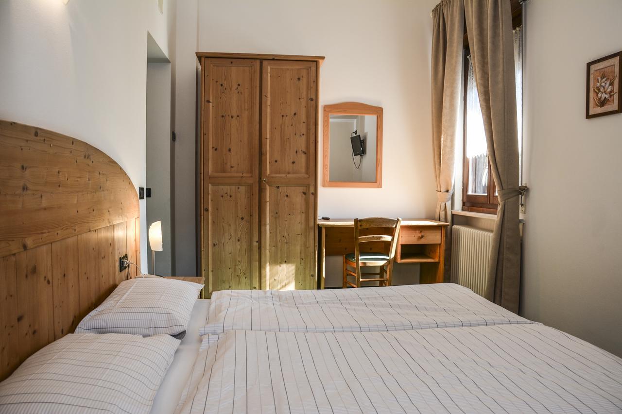Albergo เมซโซลาโก ภายนอก รูปภาพ