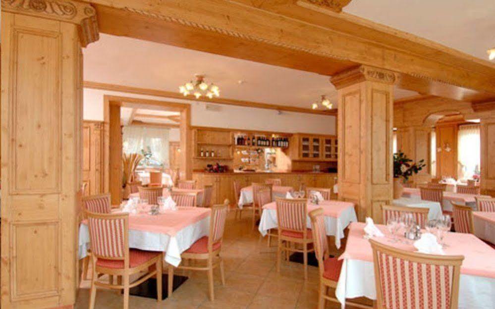Albergo เมซโซลาโก ภายนอก รูปภาพ