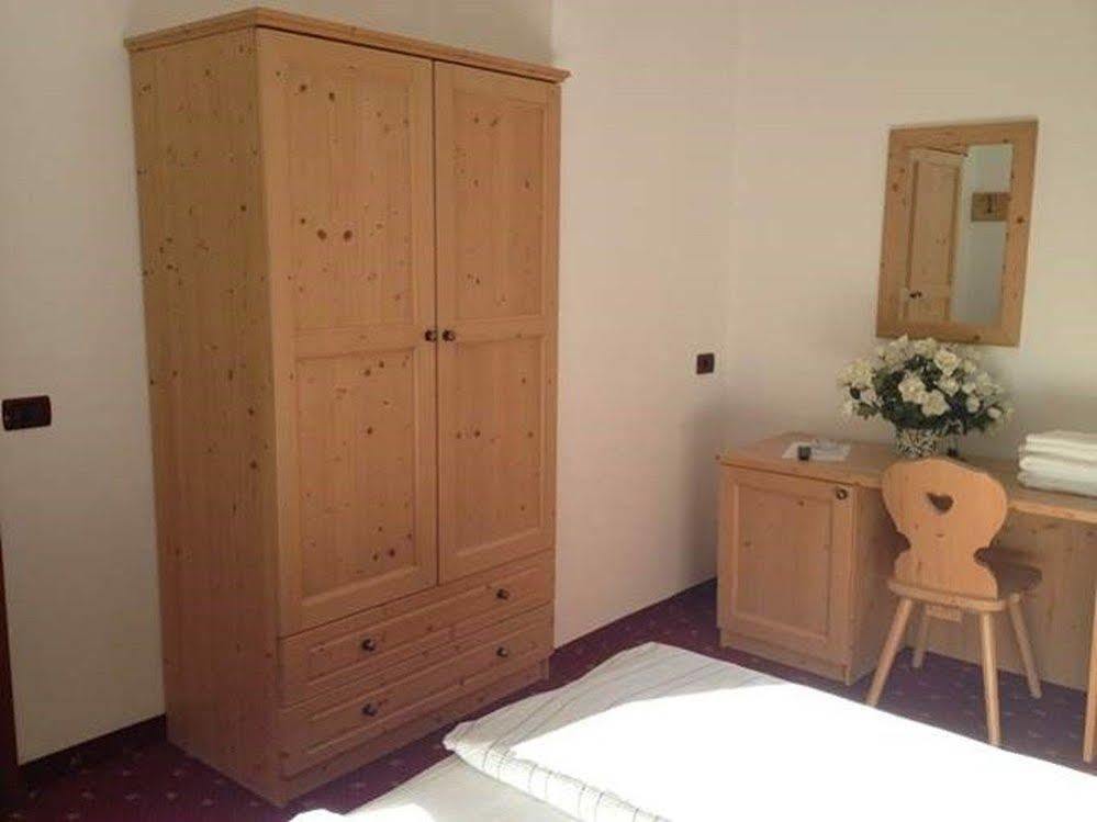 Albergo เมซโซลาโก ภายนอก รูปภาพ