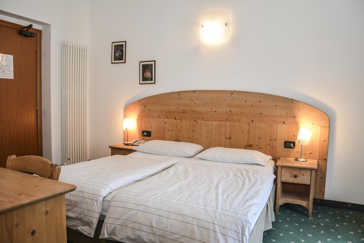 Albergo เมซโซลาโก ภายนอก รูปภาพ